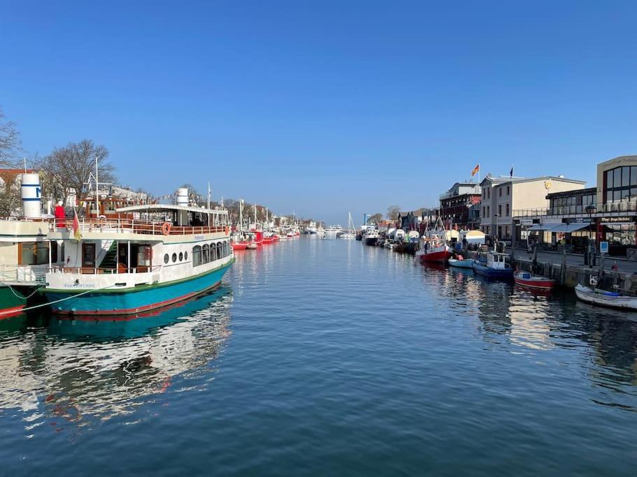 Surfkajuete - In Warnemuende * Rostock